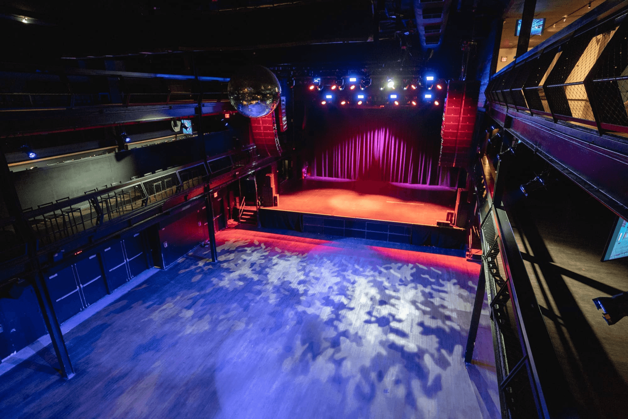 Crowd at a KOOM Live night concert